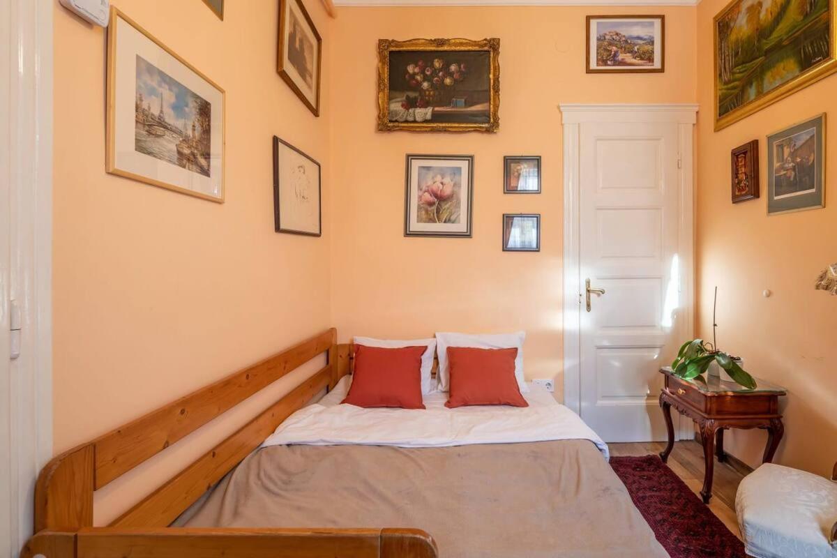 Vamhaz Boulevard Apartments Budapest Luaran gambar