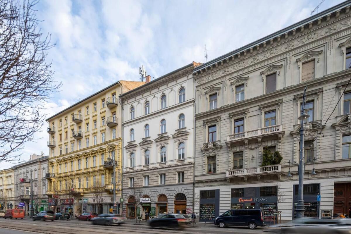 Vamhaz Boulevard Apartments Budapest Luaran gambar