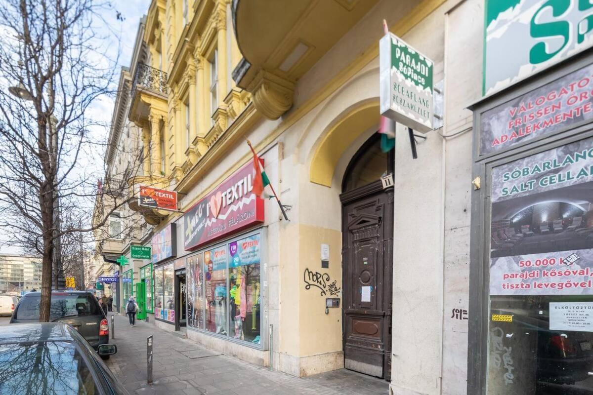 Vamhaz Boulevard Apartments Budapest Luaran gambar