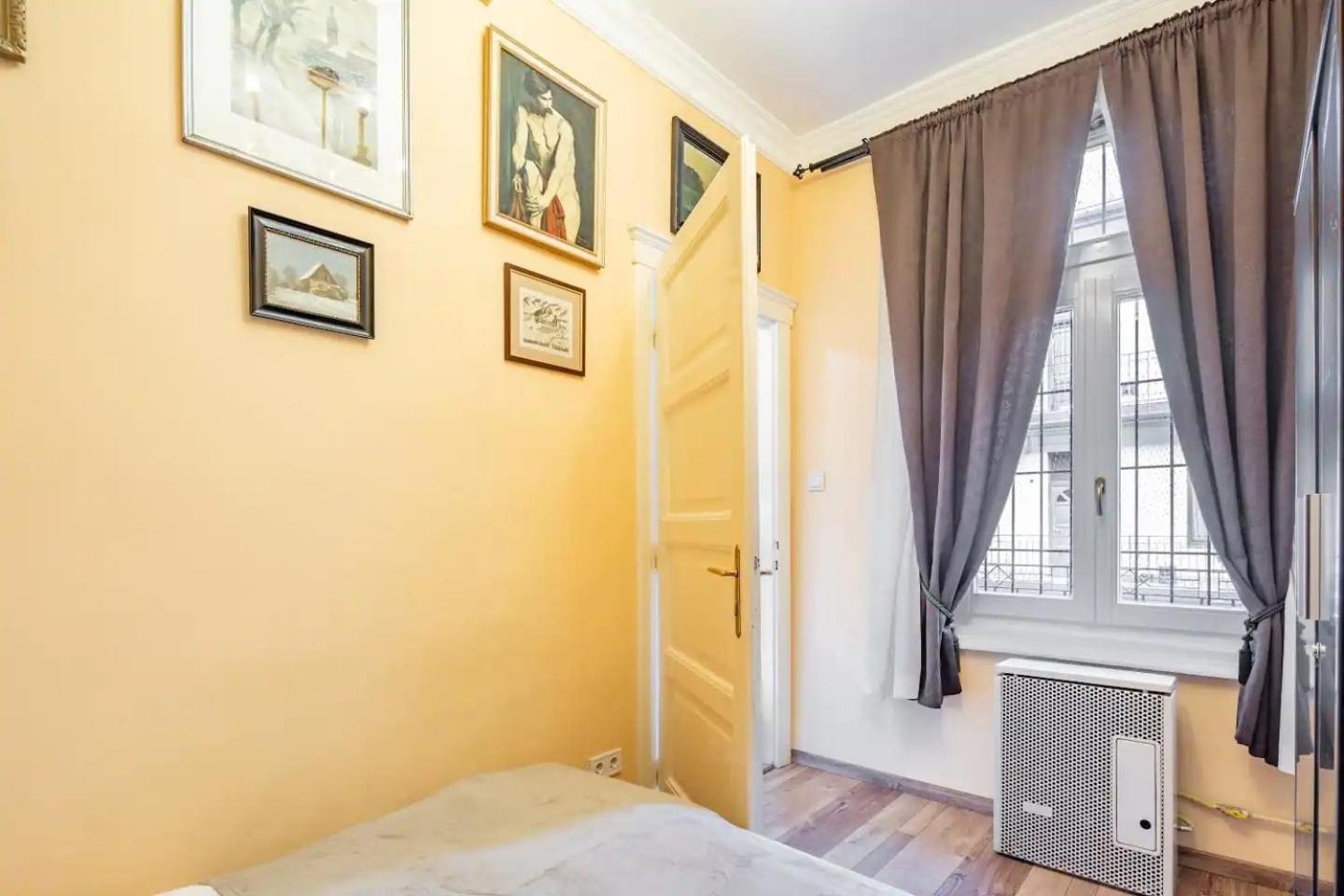Vamhaz Boulevard Apartments Budapest Luaran gambar