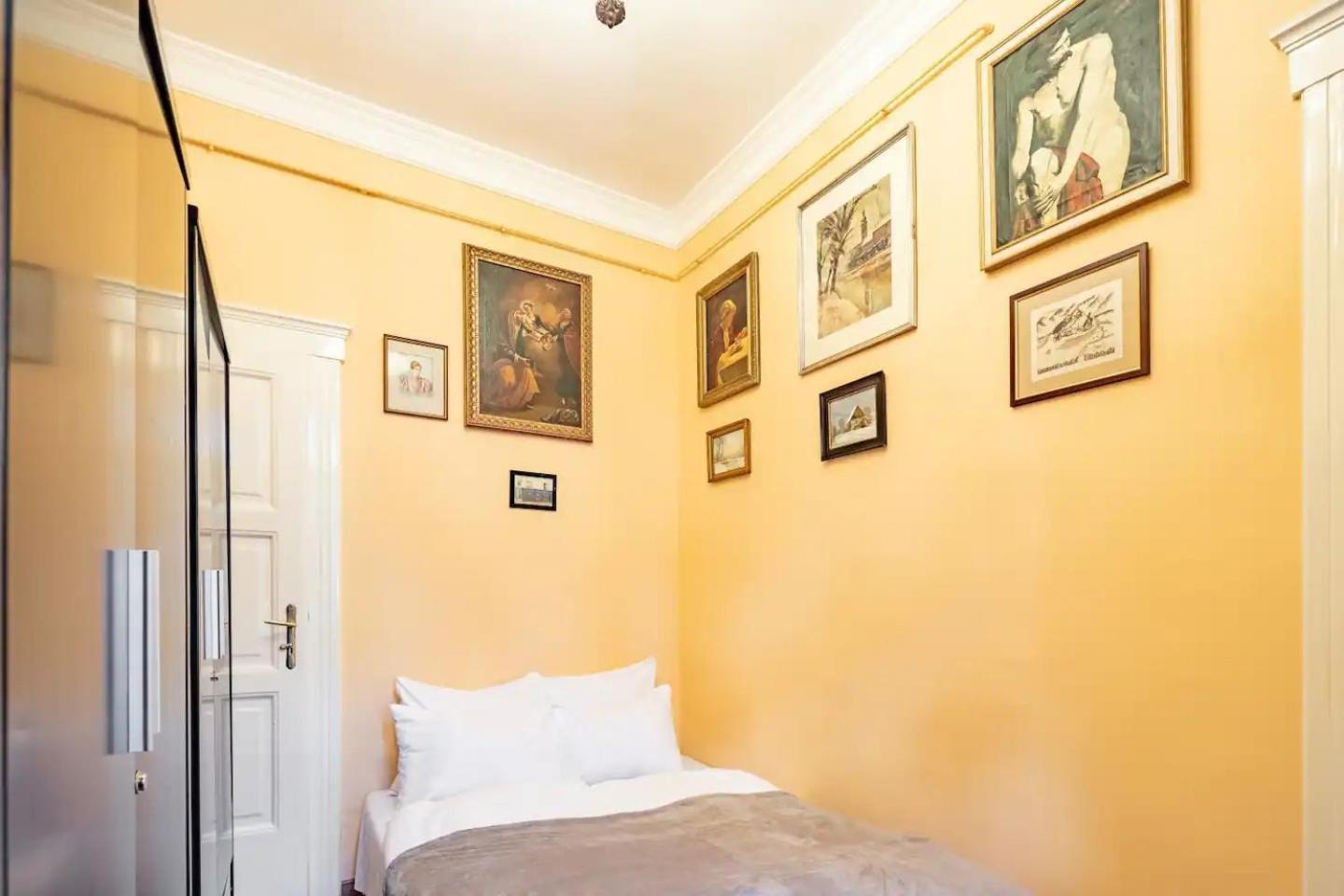 Vamhaz Boulevard Apartments Budapest Luaran gambar