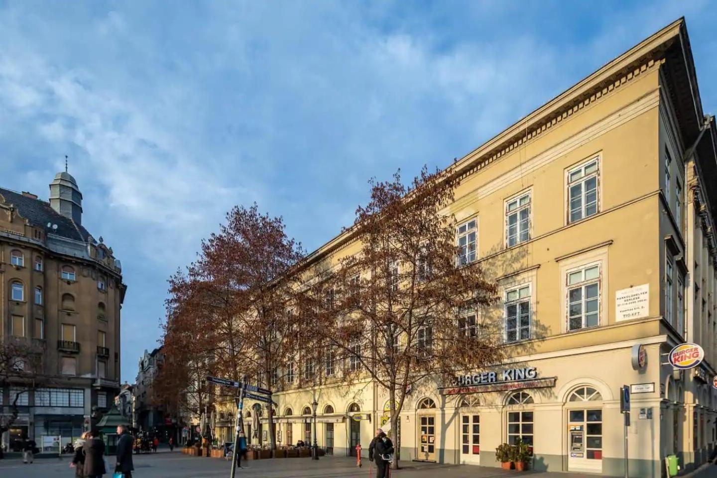 Vamhaz Boulevard Apartments Budapest Luaran gambar